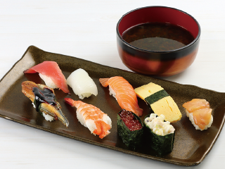 写真:回転寿司 丸忠